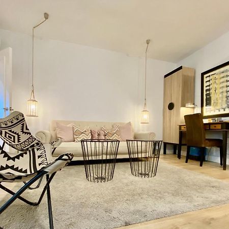 Ferienwohnung Charming La Casa De La Castellana Madrid Exterior foto